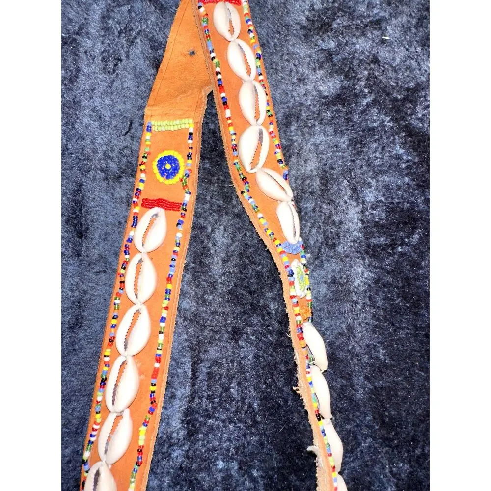 VINTAGE UNISEX BOHO LEATHER BELT STUDDED WITH COWRIE SHELLS & BEADS L NEVER WORN